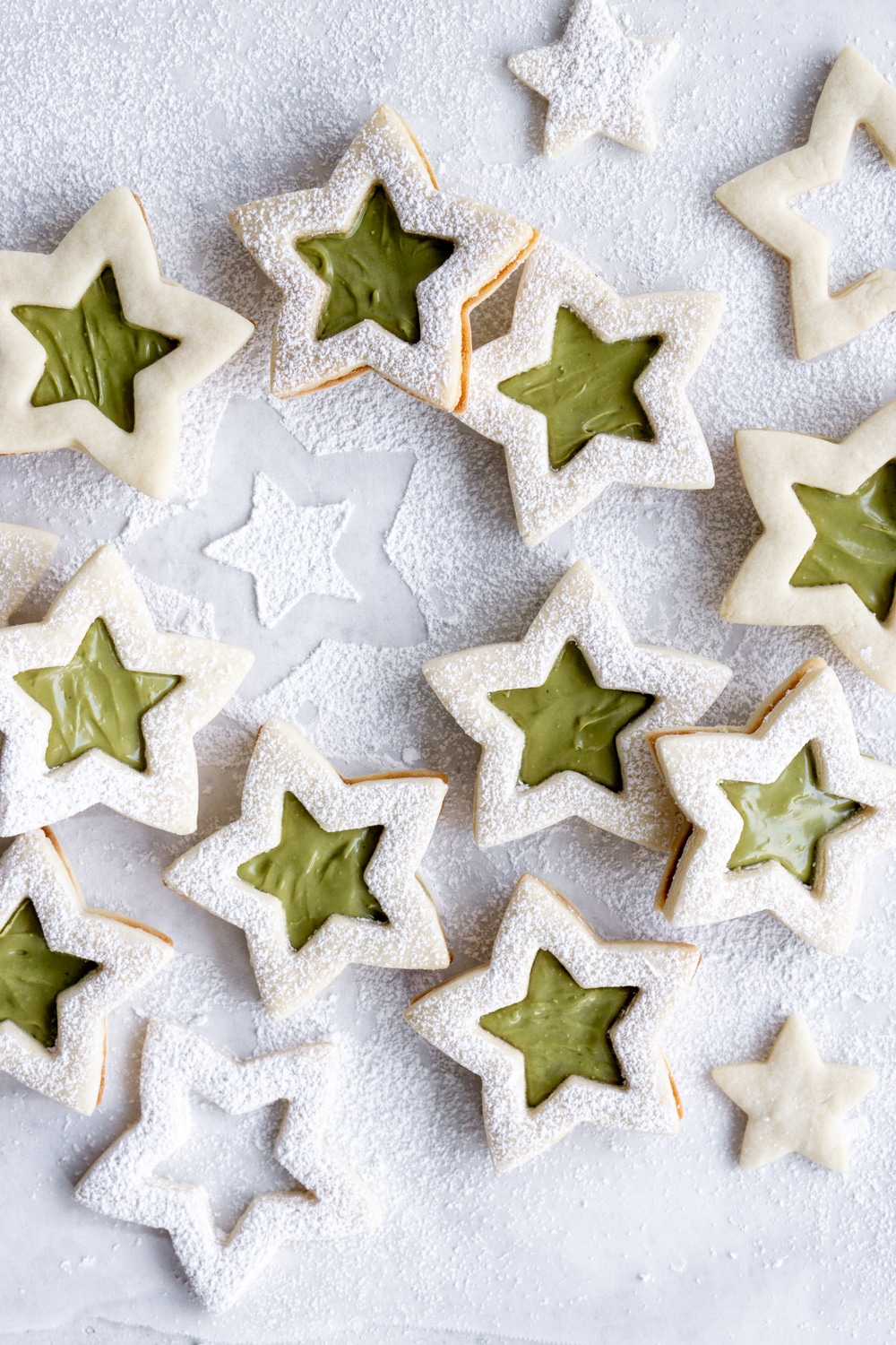 Star cookies with pistachio cream